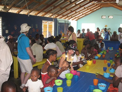 Dominican feed the kids